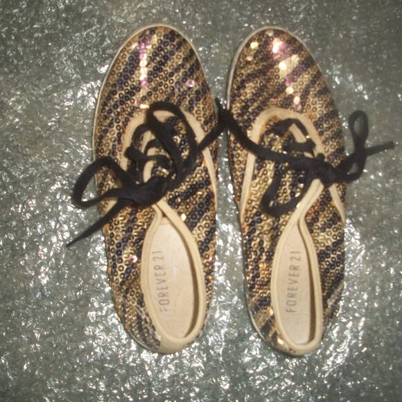 womens sequin flat shoes. sneakers.FOREVER 21.size 8 - Picture 1 of 4
